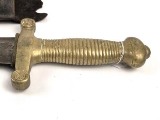 Frankreich Faschinenmesser Modell 1831, ungereinigt, Herstellerstempel Pichet freres Chatellerault 1833, mit Koppelschuh deren Befestigungslasche leider abgerissen ist, Scheide  cirka 9 mm geschrumpft