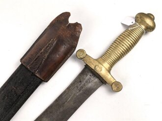 Frankreich Faschinenmesser Modell 1831, ungereinigt, Herstellerstempel Pichet freres Chatellerault 1833, mit Koppelschuh deren Befestigungslasche leider abgerissen ist, Scheide  cirka 9 mm geschrumpft