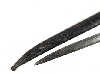 Österreich, Seitengewehr Modell 1870, ungereinigt, mit Koppelschuh, Herstellermarke auf Klingenansatz, Drückerfede bzw Drückerknopf entfernt und mit Zinn ausgefüllt,