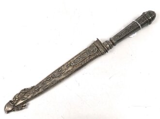 Argentinien, Gauchomesser, 20.Jahrhundert, silberne oder  versilberte Ausführung, Inox KLinge mit  typischen Ätzungen auf beiden Seiten, 