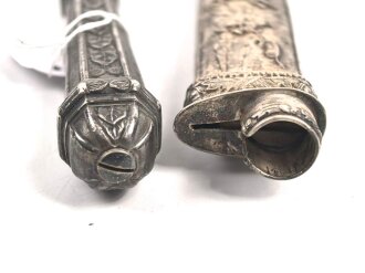Argentinien, Gauchomesser, 20.Jahrhundert, silberne oder  versilberte Ausführung, Inox KLinge mit  typischen Ätzungen auf beiden Seiten, 