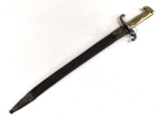 Preußen, Kaiserreich, Füsilier- Seitengewehr Modell 1860, diverse Truppenstempel auf Griffstück, Parierstange und Mundblech, Hersteller S&K Solingen, Abnahmestempel FW 64, Klinge wohl nachtäglich neubefestigt, Scheidennaht geschlossen,