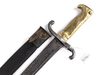 Preußen, Kaiserreich, Füsilier- Seitengewehr Modell 1860, diverse Truppenstempel auf Griffstück, Parierstange und Mundblech, Hersteller S&K Solingen, Abnahmestempel FW 64, Klinge wohl nachtäglich neubefestigt, Scheidennaht geschlossen,