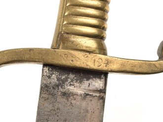Sachsen, Faschinenmesser Modell 1845 , Truppenstempel auf Parierstange, Königskrone auf Parierstangenende, Scheide mit ungewöhnlicher Befestigung, ähnlich Bayern, jedoch passgenau, Ortblech fehlt, Leder biegsam