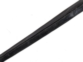 Großbritannien, Scheide für Tüllenbajonett, Länge 46 cm , Dreiecksöffnung 21mm , 2 mal 19 mm, Leder weich, Naht geschlossen, Ledermarkierung WD mit Pfeil