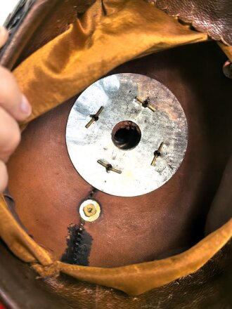 1. Weltkrieg Preussen, Pickelhaube für einen Offizier der Artillerie. Kriegsfertigung in gutem Gesamtzustand