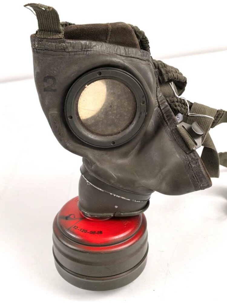 Bundeswehr, Schutzmaske 54 mit Filter FE55. Gummi weich, guter Gesamt