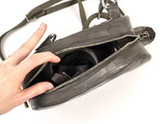 Bundeswehr, Schutzmaske Modell 62 mit Filter FE55 in Tasche. Reissverschluss wie immer schwer gängig