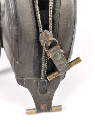 Bundeswehr, Schutzmaske Modell 62 mit Filter FE55 in Tasche. Reissverschluss wie immer schwer gängig