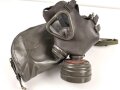 Bundeswehr, Schutzmaske Modell 62 mit Filter FE55 in Tasche. Reissverschluss wie immer schwer gängig