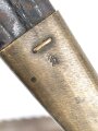 Preußen Kaiserreich, Seitengewehr Modell 1871 mit Säge, verschiedene Truppenstempel, Hersteller Kirschbaum Solingen, Lederscheide mit Knick aber fest, ungereinigt. Kammerstück von 1874