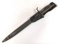 1.Weltkrieg Ersatzseitengewehr mit Koppelschuh, geprägter Stahlgriff, Originallack, Typ EB 47 mit ausgeprägter Laufkralle und Hohlkehle, Abnahmestempel auf Klingenrückenansatz, Gesamtlänge ohne Scheide 43 cm