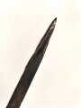 1.Weltkrieg Ersatzseitengewehr  mit gegossenem Stahlgriff und Dillenbajonettklinge mit deutscher Abnahme, Klingenspitze beschädigt, Griff nachlackiert,