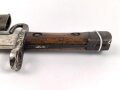 Österreich, Seitengewehr  Modell 1895 Mannlicher  für Stutzen, Eigentumstück,  Portepeeöse fehlt, Hersteller FGGY, Spitze der Klinge um ca 2 cm gekürz, Drücker fest