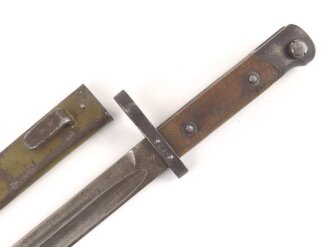 Österreich, Seitengewehr  Modell 1895 Mannlicher  für Stutzen, ohne Hilfskorn  Hersteller OEWG, Reste grüner Originallack auf Scheide