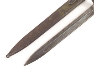 Österreich, Seitengewehr  Modell 1895 Mannlicher  für Stutzen, ohne Hilfskorn  Hersteller OEWG, Reste grüner Originallack auf Scheide