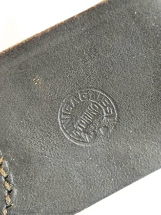 Italien, Seitengewehr Modell Carcano 1891 mit Koppelschuh, Lederscheide, mit geschwärzten Stahlbeschlägen,