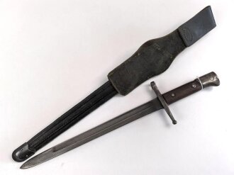 Italien, Seitengewehr Modell Carcano 1891 mit Koppelschuh, Lederscheide, mit geschwärzten Stahlbeschlägen,