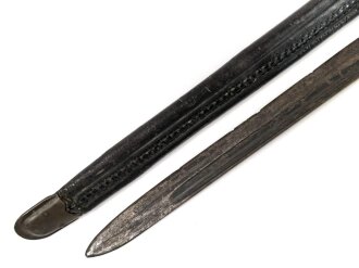 Italien, Seitengewehr Modell 1891/97 Carcano für Truppi Speziali für Gewehr Moschetto TS, Hersteller MA, Lederschride mit Messingbeschlägen, ungereinigt