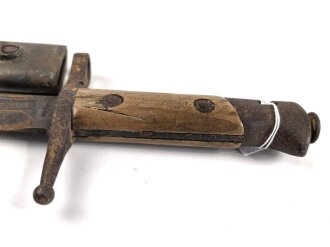 Italien, Seitengewehr Modell 1891/97 Carcano für Truppi Speziali für Gewehr Moschetto TS, Hersteller MA, Lederschride mit Messingbeschlägen, ungereinigt