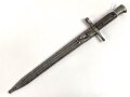 Italien, Seitengewehr Modell Carcano 1891 , Stahlscheide mit Sicken, offene Lötstelle ca 12 cm , Griffschale an der Vernietung ausgebrochen ,aber fest