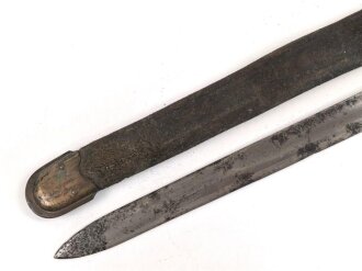 Italien, Seitengewehr Modell Vetterli 1870, Lederscheide mit Messingbeschlägen, ungereinigt, Scheide geschrumpft  ca 27 mm