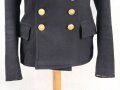 Kriegsmarine,  dunkelblauer Überzieher ( sogenannter Collani ) für einen Artilleriegefreiten. Eigentumstück in gutem Zustand, die Effekten höchstwahrscheinlich original vernäht