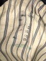 Kriegsmarine,  dunkelblaues Jackett mit zugehöriger Hose. Eigentumstücke, die Knöpfe wohl neuzeitlich ergänzt, der Brustadler scheinbar schon lange vernäht