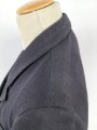 Kriegsmarine,  dunkelblaues Jackett mit zugehöriger Hose. Eigentumstücke, die Knöpfe wohl neuzeitlich ergänzt, der Brustadler scheinbar schon lange vernäht