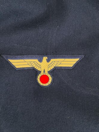 Kriegsmarine,  blaues Hemd für Mannschaften, wohl ungetragen, der Brustadler original vernäht