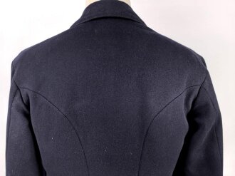 Kriegsmarine,  dunkelblaue Paradejacke für einen Bootsmann. Kammerstück von 1936, die Effekten original vernäht. Guter Zustand