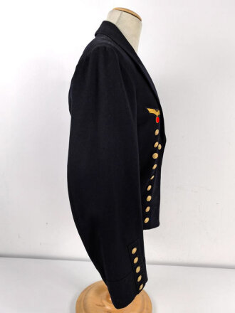 Kriegsmarine,  dunkelblaue Paradejacke für einen Bootsmann. Kammerstück von 1936, die Effekten original vernäht. Guter Zustand