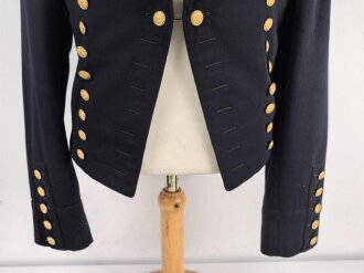 Kriegsmarine,  dunkelblaue Paradejacke für einen Bootsmann. Kammerstück von 1936, die Effekten original vernäht. Guter Zustand