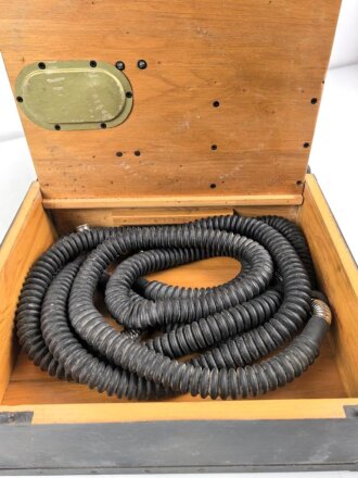 Sauerstoff Behandlungsgerät 38 ( o.Fl.) Sehr guter Zustand, ungereinigt. Gebrauchsanweisung von Havlicek Prag. Luftwaffenblauer Originallack
