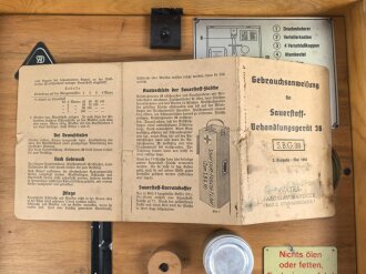 Sauerstoff Behandlungsgerät 38 ( o.Fl.) Sehr guter Zustand, ungereinigt. Gebrauchsanweisung von Havlicek Prag. Luftwaffenblauer Originallack