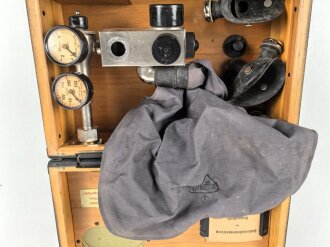 Sauerstoff Behandlungsgerät 38 ( o.Fl.) Sehr guter Zustand, ungereinigt. Gebrauchsanweisung von Havlicek Prag. Luftwaffenblauer Originallack
