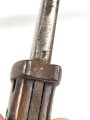 Preußen, Artillerieseitengewehr Modell 1871, Truppenstempel auf Mundblech, Abnahmestempel auf Klinge FW 61, Hersteller Glauberg Solingen, Lederscheide mit Messingbeschlägen, Klingenlänge 50 cm, ungereinigt, Drücker fest
