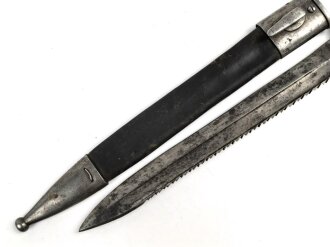 Bayern, Seitengewehr Modell 71/84 mit Säge  Hersteller Weyersberg Kirschbaum Solingen, bayrischer Truppenstempel auf Parierstange, Abnahme W 88 und L mit Krone 91 , O mit Krone, Scheidennaht offen , Leder weich
