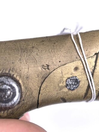 1.Weltkrieg Ersatzseitengewehr mit geriffeltem Messinggriff ohne Scheide, Reinigungsloch,  mit ausgeprägter Laufkralle und dreikantiger Klinge