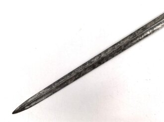 1.Weltkrieg Ersatzseitengewehr mit geriffeltem Messinggriff ohne Scheide, Reinigungsloch,  mit ausgeprägter Laufkralle und dreikantiger Klinge