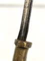1.Weltkrieg Ersatzseitengewehr mit geriffeltem Messinggriff ohne Scheide, Reinigungsloch,  mit ausgeprägter Laufkralle und dreikantiger Klinge