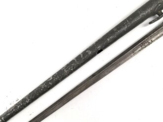 1.Weltkrieg Ersatzseitengewehr aus  russischem Mosin Nagant Bajonett mit deutscher Orgelpfeifenscheide , gereinigt, starke Rostschäden, Verriegelungsring dreht sich