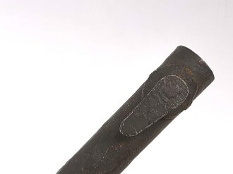 1.Weltkrieg Ersatzseitengewehr aus  russischem Mosin Nagant Bajonett mit deutscher Orgelpfeifenscheide , gereinigt, starke Rostschäden, Verriegelungsring dreht sich