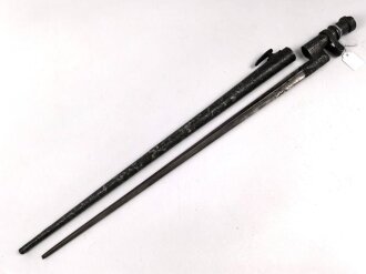 1.Weltkrieg Ersatzseitengewehr aus  russischem Mosin Nagant Bajonett mit deutscher Orgelpfeifenscheide , gereinigt, starke Rostschäden, Verriegelungsring dreht sich