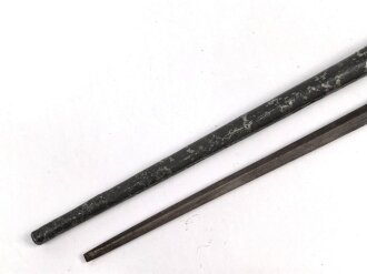 1.Weltkrieg Ersatzseitengewehr aus  russischem Mosin Nagant Bajonett mit deutscher Orgelpfeifenscheide , gereinigt, starke Rostschäden, Verriegelungsring dreht sich