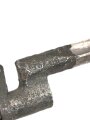 1.Weltkrieg Ersatzseitengewehr aus  russischem Mosin Nagant Bajonett mit deutscher Orgelpfeifenscheide , gereinigt, starke Rostschäden, Verriegelungsring dreht sich