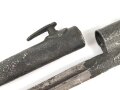 1.Weltkrieg Ersatzseitengewehr aus  russischem Mosin Nagant Bajonett mit deutscher Orgelpfeifenscheide , gereinigt, starke Rostschäden, Verriegelungsring dreht sich