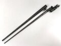 1.Weltkrieg Ersatzseitengewehr aus  russischem Mosin Nagant Bajonett mit deutscher Orgelpfeifenscheide , gereinigt, starke Rostschäden, Verriegelungsring dreht sich