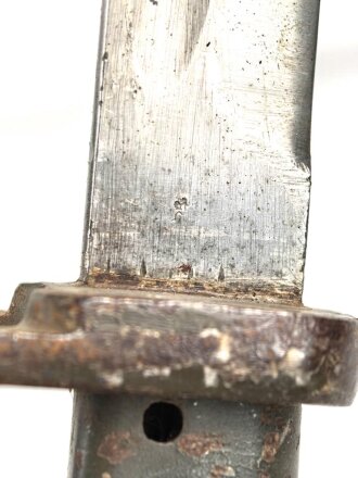 1.Weltkrieg,  Ersatzseitengewehr EB 12  mit Stahlgriff , Reinigungsloch,  mit ausgeprägter Laufkralle 17,5mm  und Klinge mit Hohlkehle, Klingenlänge 31cm, Originallack