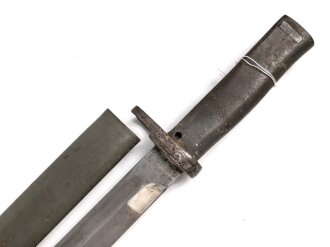 1.Weltkrieg,  Ersatzseitengewehr EB 12  mit Stahlgriff , Reinigungsloch,  mit ausgeprägter Laufkralle 17,5mm  und Klinge mit Hohlkehle, Klingenlänge 31cm, Originallack